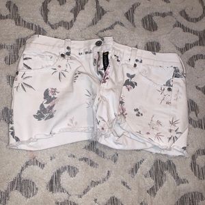 Floral white shorts from lucky brand size 25/2